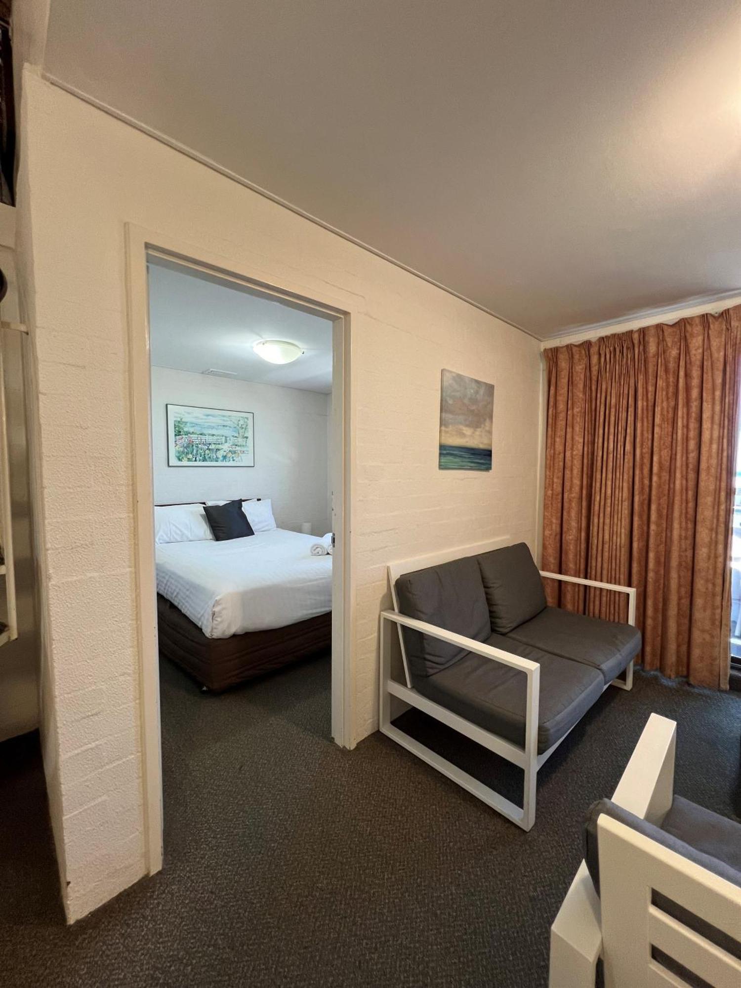 Atrium Hotel Mandurah Eksteriør billede