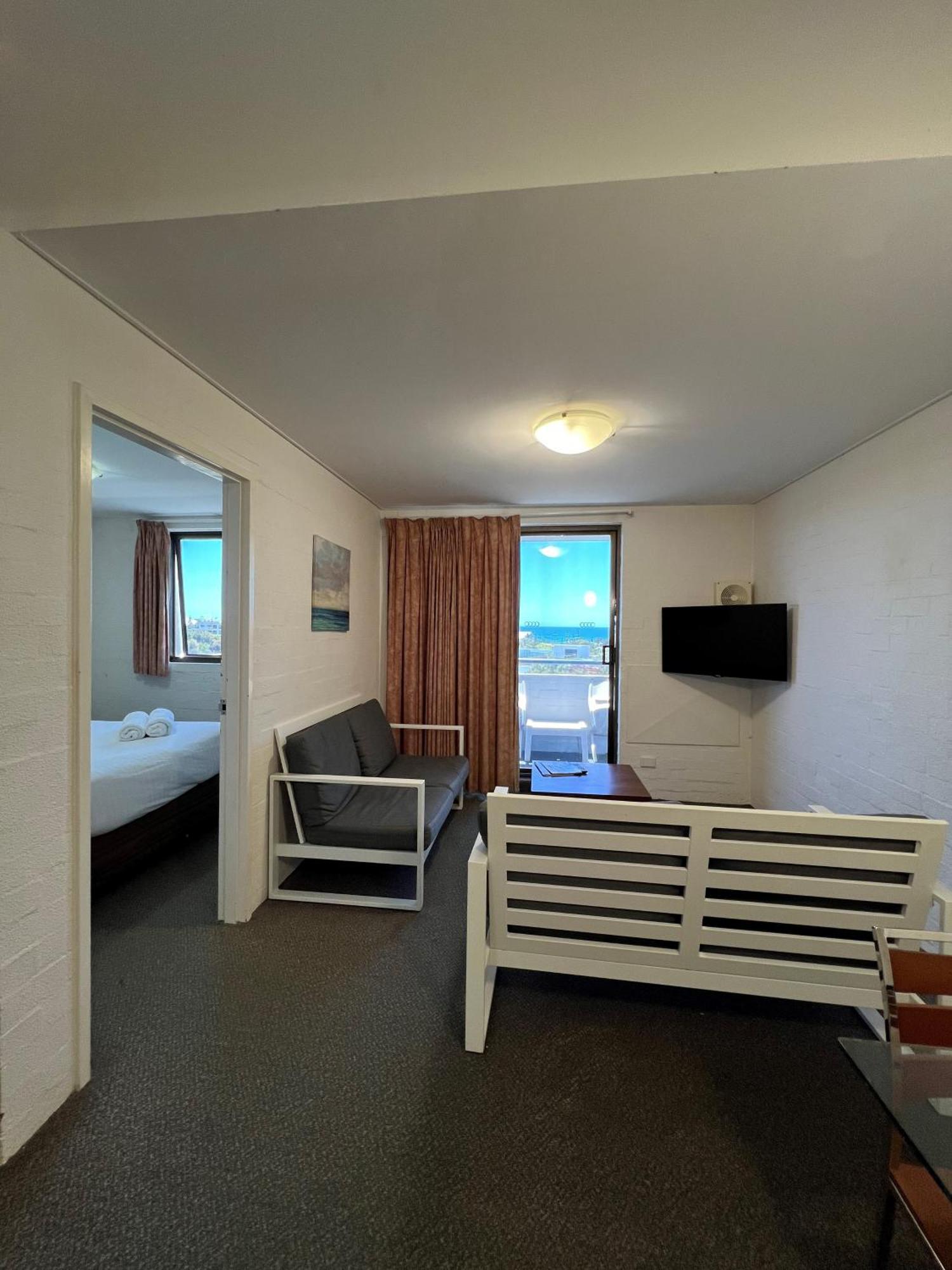 Atrium Hotel Mandurah Eksteriør billede