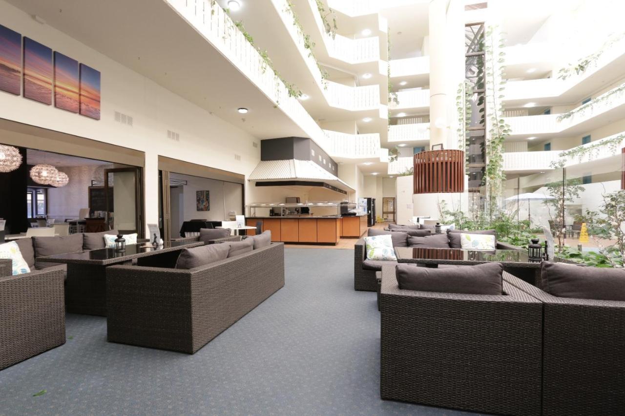 Atrium Hotel Mandurah Eksteriør billede